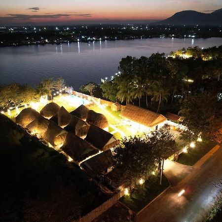 Sea Sand Resort Kampot Exterior foto