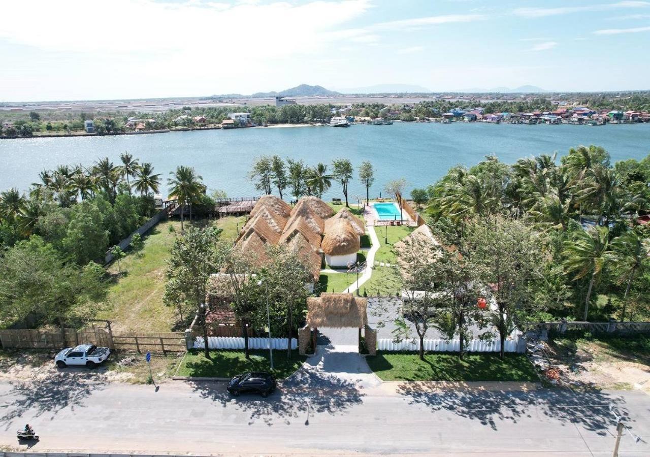 Sea Sand Resort Kampot Exterior foto